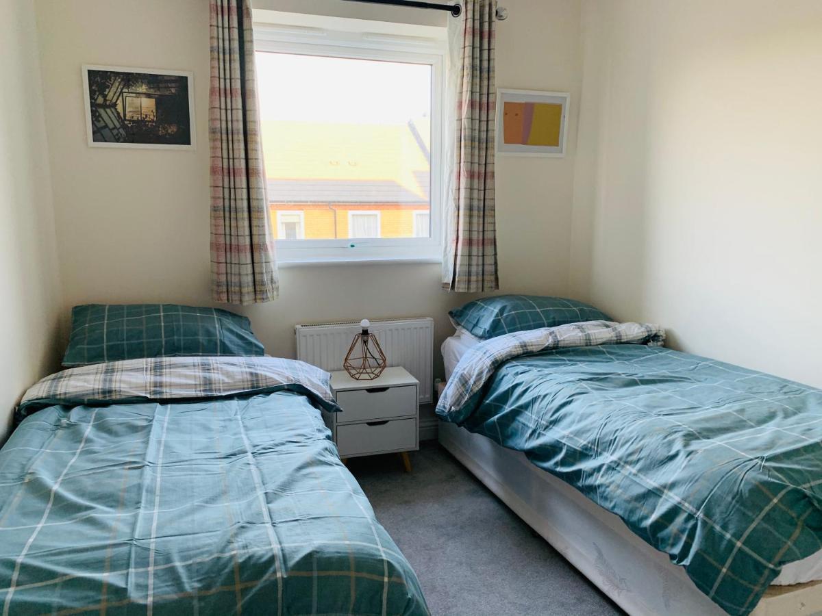 Clove, 3-4 Bed House With Garden, Free Parking, Sleeps 9 In Grays & Chafford Hundred Stifford Eksteriør billede