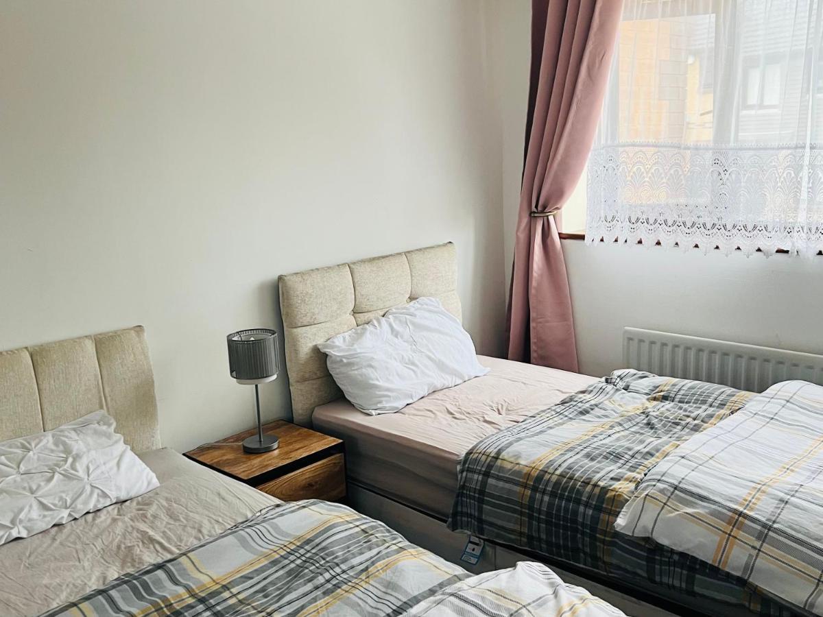 Clove, 3-4 Bed House With Garden, Free Parking, Sleeps 9 In Grays & Chafford Hundred Stifford Eksteriør billede