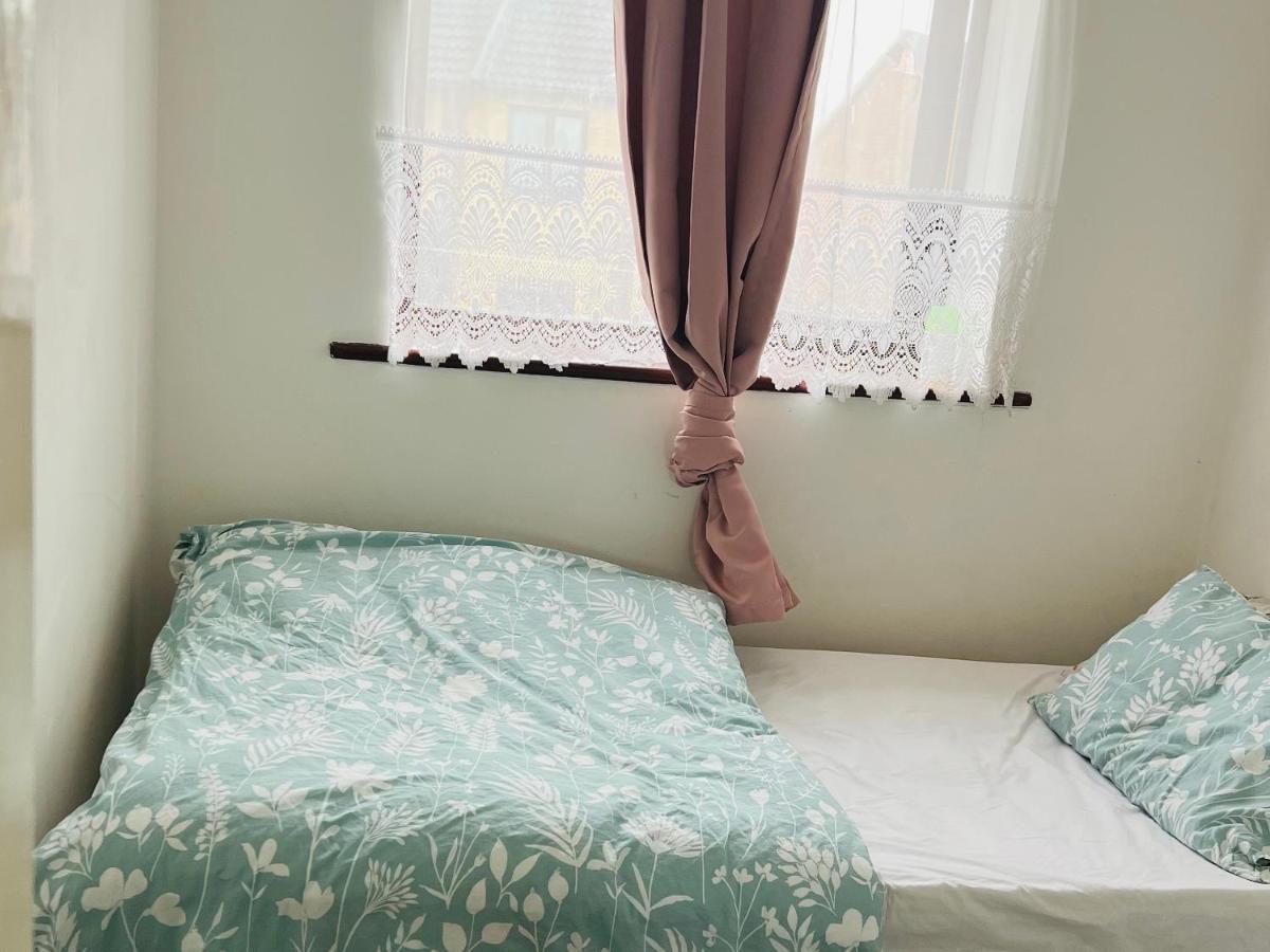 Clove, 3-4 Bed House With Garden, Free Parking, Sleeps 9 In Grays & Chafford Hundred Stifford Eksteriør billede
