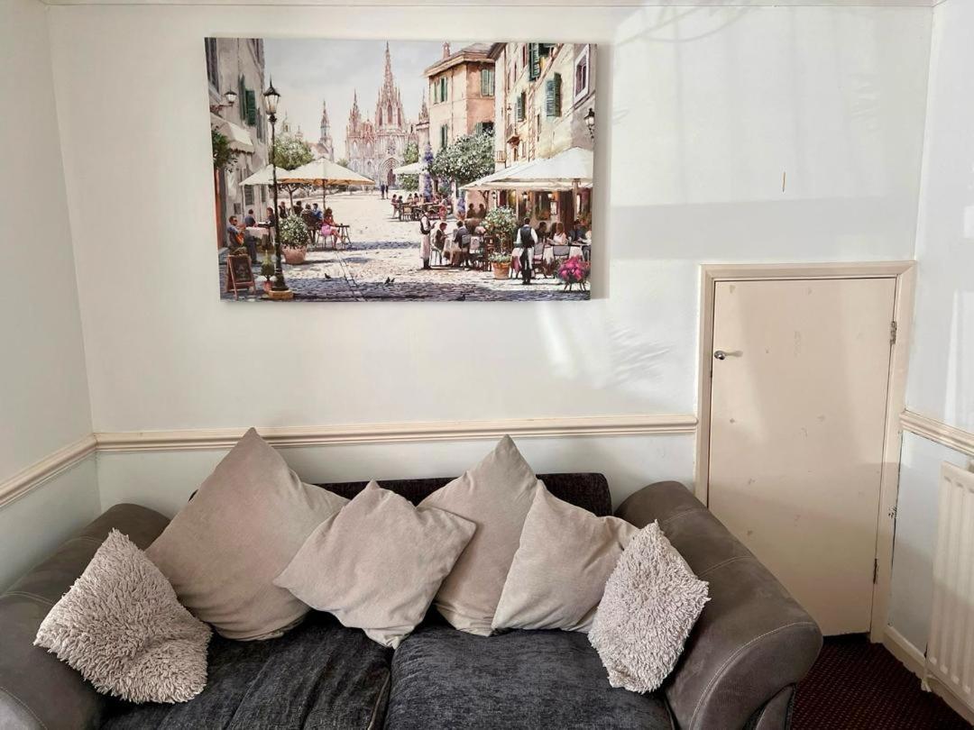 Clove, 3-4 Bed House With Garden, Free Parking, Sleeps 9 In Grays & Chafford Hundred Stifford Eksteriør billede