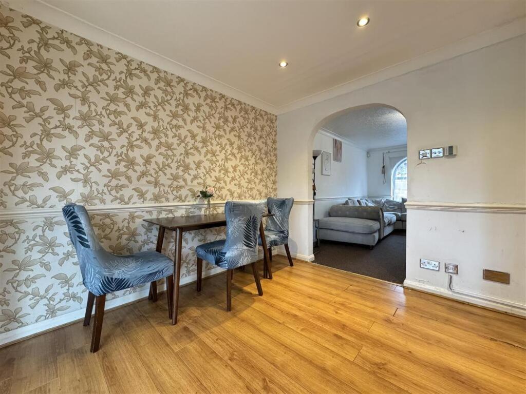 Clove, 3-4 Bed House With Garden, Free Parking, Sleeps 9 In Grays & Chafford Hundred Stifford Eksteriør billede